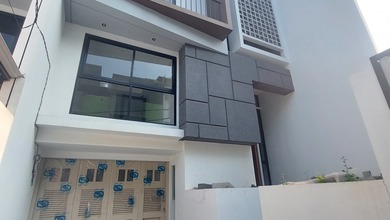 Jual Cepat Rumah Brand New House Mezanine Style di Kav Polri
