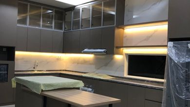 Di Jual Rumah Rapi Greenville 3 1/5 Lantai Kitchen Set Marmer