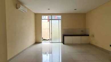 Dijual Rumah di Green Lake City Cluster Amerika Latin. Luas 8X18m