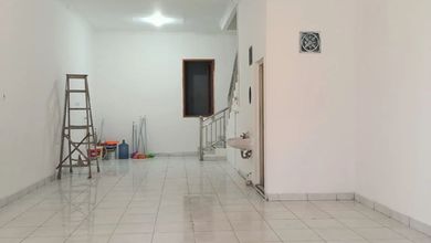Ruko di Lokasi Jalan Raya Lokasi Strategis 3.5 Lantai Coock