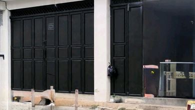 Disewakan Ruko Gandeng Bagus 2 Lantai Jembatan Besi