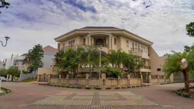 Dijual Rumah Hoek Mewah di Kuta Indah, Bukit Gading Villa, Kelapa Gading, Jakarta Utara