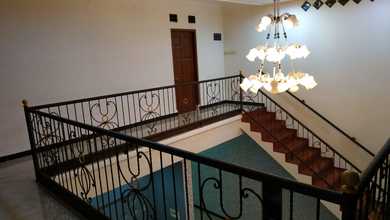 Rumah Sewa Mekarwangi 2 Lantai Termurah 