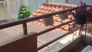 Taman Palem Lestari... .Rumah di Ju