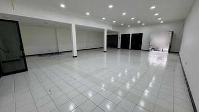 Tempat Usaha..... Rumah Bagus Baru Renovasi
