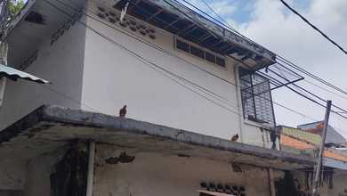 Rumah Tua 2 Lantai Akses 1 Mobil Lega Bebas Banjir Area Cideng