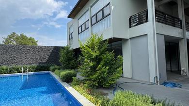 Rumah Bagus Ada Kolam Renang Siaphuni di Setiabudi Regency Bandung Rumah SHM Bagus di Komplek Setiabudi Regency, Jl. Merah Delima I, Ciwaruga, Parongpong, Bandung Barat, Jawa Barat, Indonesia, 40559, Setiabudi