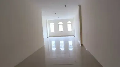 Disewakan Ruko Sedayu Square Empat Lantai