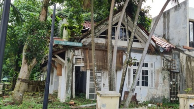 Dijual Rumah Hitung Tanah Saja ********..Hoek