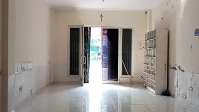 Disewakan Ruko City Resort Tiga Lantai, Cengkareng