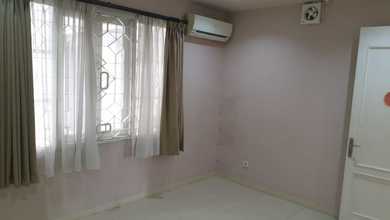 Disewakan Rumah 2 Lantai di Walet Elok