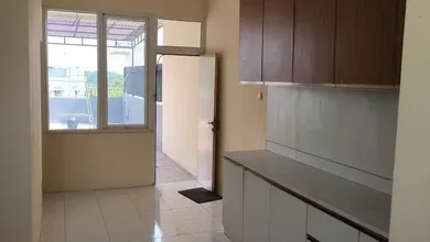 Dijual Ruko Green Court Tiga Lantai