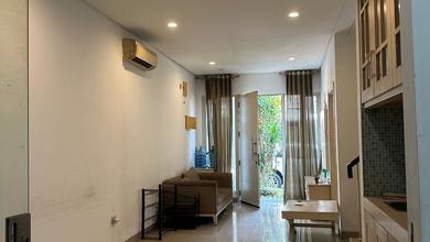 Rumah 2 Lantai Golf Lake
