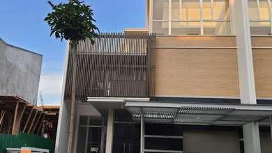 Dijual Rumah 3 Lantai di Golf Island Pik