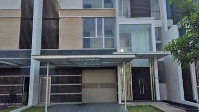 Rumah Golf Island PIK. 3 Lantai ada Lift Luas 12x35