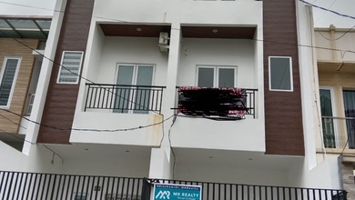 Rumah Cantik Brand New Minimalis Muara Karang 