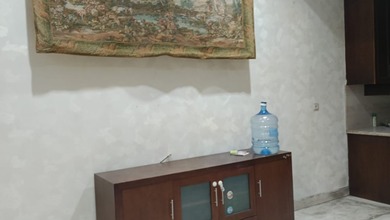 Disewakan Rumah Manyar Pik. Semi Furnished