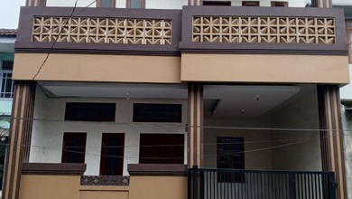 Rumah Siap Huni di Poris Indah. Shm 3 Lantai