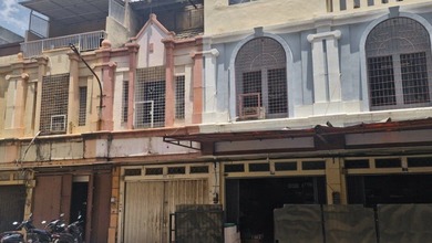 Dijual Ruko Gandeng di Taman Palem Lestari. Lokasi Strategis