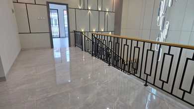 Dijual Rumah Cantik Modern Taman Palem Lestari Jakarta Barat