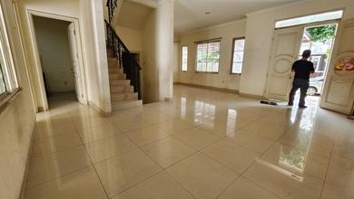 Rumah Green Lake City, Cipondoh, Cluster Europe 