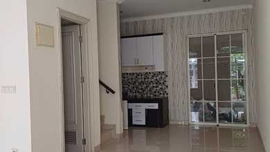 Disewakan Rumah Green Lake City Semi Furnished Cantik 