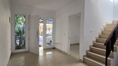 Disewakan Rumah Rapih Dan Siap Huni Green Lake City Jakarta Barat