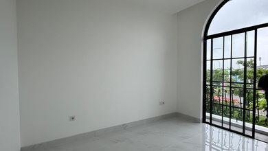 Rumah Brandnew Golf Island 5x15m 3Lantai, Kondisi Standart