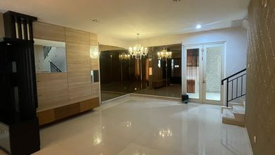 Rumah Kayara Pik, Uk 8X15m Sudah Renovasi, Dekat Kolam Renang