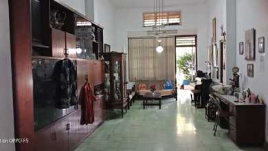 Termurah Rumah 2 Lantai. Lokasi Strategis Cikini Area