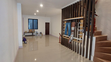 Rumah Bangunan Baru Minimalis Modrn. Kav Polri Jakarta