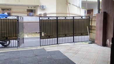 Rumah 2 Lantai Lokasi Strategis di Setiabudi Jakarta