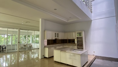 Rumah Design Tropical Modern 3 Lantai Di Pondok Indah