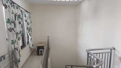 Rumah 3 Lantai Di Tomang. Siap Huni. Bebas Banjir