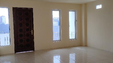 Brand New. Bangunan Bagus Siap Huni, Jelambar Jakarta Barat