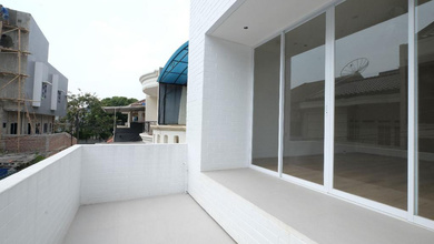 Rumah Bagus Minimalis, Bangunan Baru. di Taman Ratu Jakarta Barat