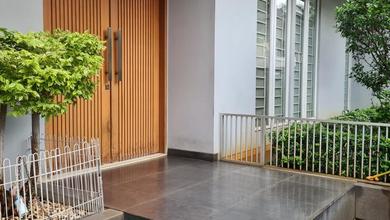 Rumah Bagus Terawat. Semi Furnished. Cempaka Putih
