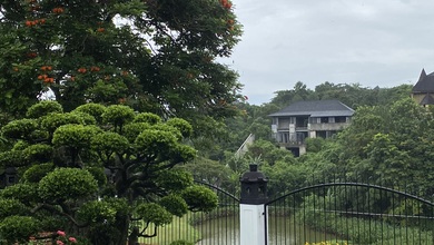 Rumah Mewah Bergaya Modern di Sentul City