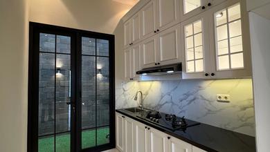 Rumah Bangunan Baru 2 Lantai Bagus Siap Huni di Cempaka Putih