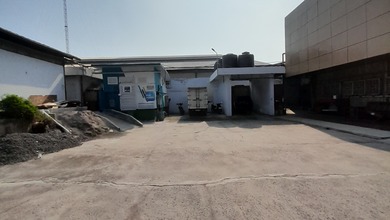 Gudang siap pakai kapuk kayu besar akses kontainer