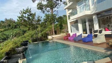 Rumah Mewah Dengan Kolam Renang Di Dago Bandung 
