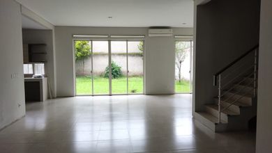 Rumah Siap Huni 2 Lantai Tatar Tejakencana Kota Baru Parahyangan