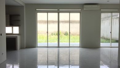 Rumah 2 Lantai Minimalis Tatar Tejakencana Kota Baru Parahyangan