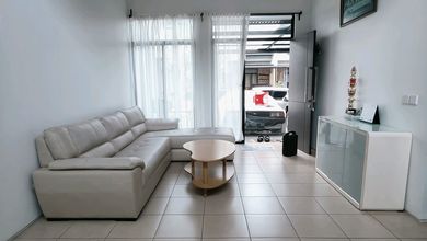 Rumah Asri 2 Lantai Tatar Lokacitra Kota Baru Parahyangan