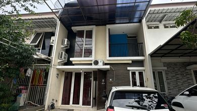 Rumah green court cengkareng Luas 6x15. Semi furnish. Shm