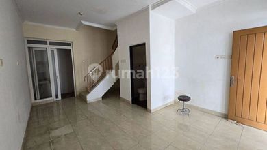 Rumah Bagus di Park Resident Taman Surya, Luas 4x12 Hadap Selatan