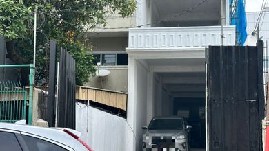 Dijual Tempat Tinggal Bisa Untuk Rumah Tinggal / Gudang /Kantor  Lokasi Strategis di Jembatan 5