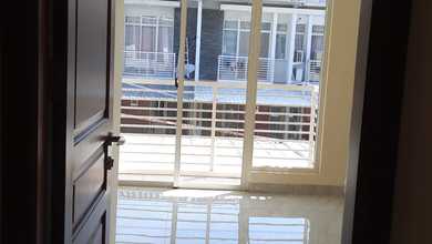 Rumah 2 Lantai Bagus di Green Lake City Cluster Amerika