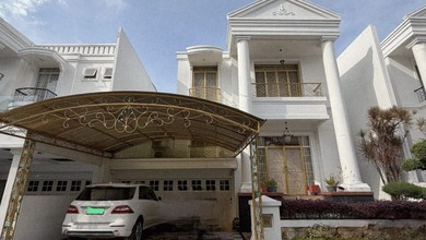 Dijual Rumah Bagus di Kenari Hijau Raya Bgm Pik, Semi Furnished, Posisi Boulevard