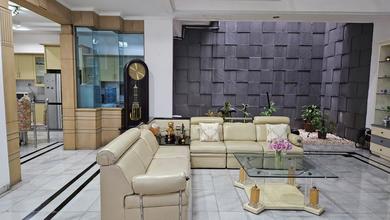 Rumah 2 Lantai Bagus di Kebon Jeruk, Jakarta Barat